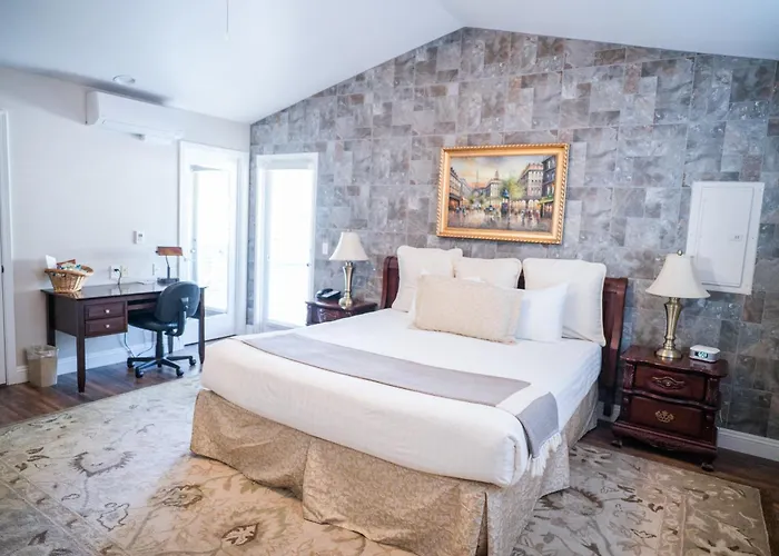 Grass Valley Courtyard Suites