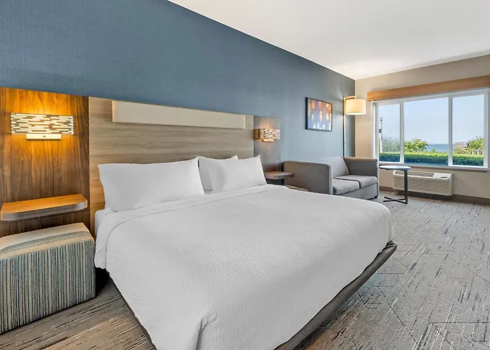 Holiday Inn Express Hotel & Suites Astoria By Ihg