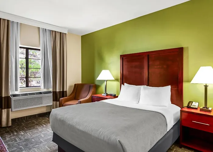 Quality Inn & Suites Vail Valley