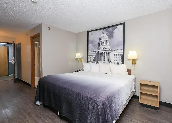 Super 8 By Wyndham Smithville Kansas City