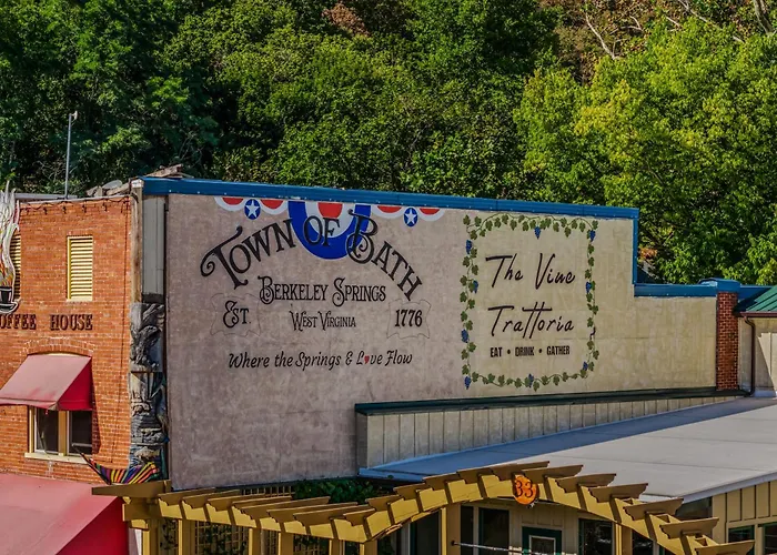 Serendipity -- Hot Tub - Pet Friendly - Fire Pit - Grill - Porch - Deck - Wifi - Pool Access - Games