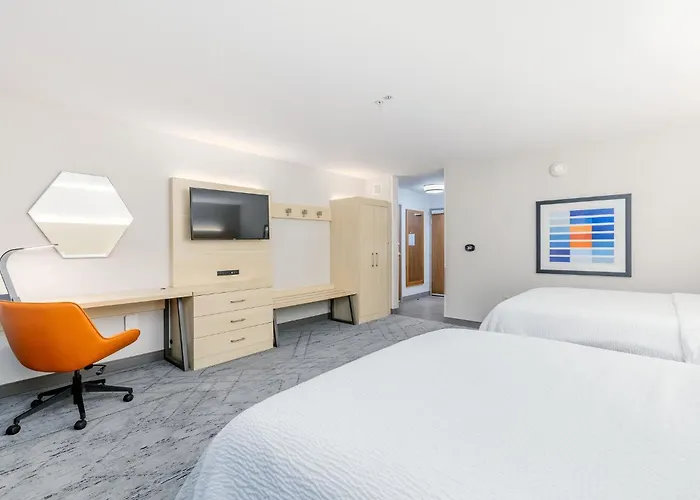 Holiday Inn Express & Suites - Medford By Ihg