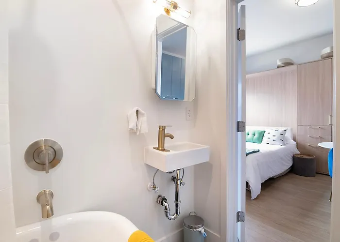 Newly Renovated Glendale Studio - #203