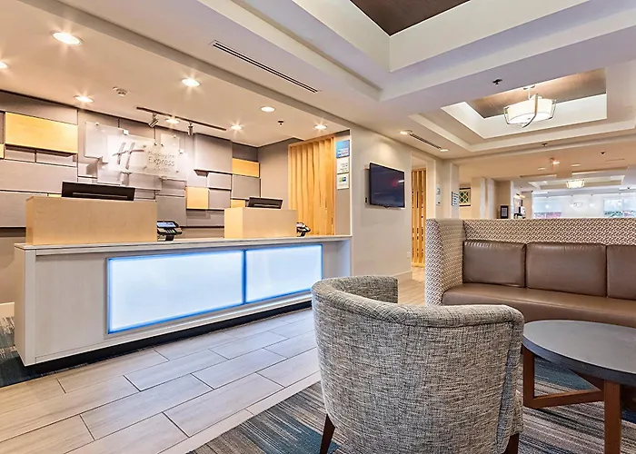 Holiday Inn Express Hotel & Suites Lake Zurich-Barrington By Ihg