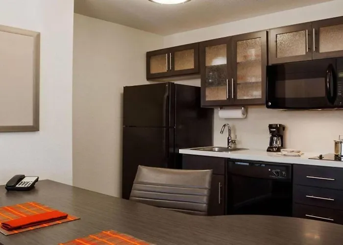 Mainstay Suites Southfield-Detroit