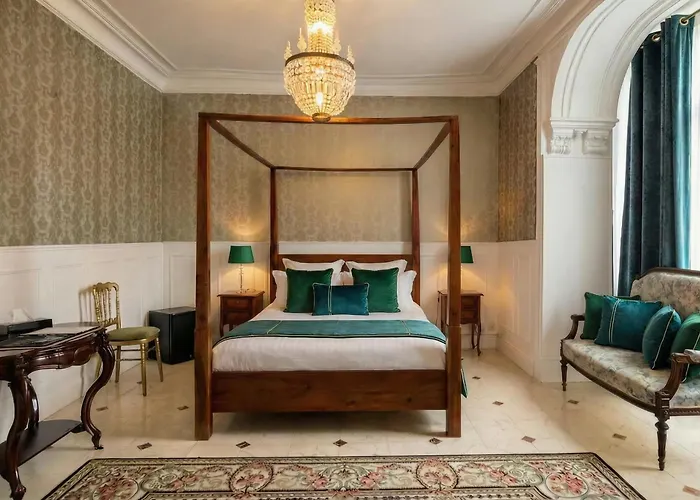 Logis Hotel & Restaurant Chateau De La Marjolaine