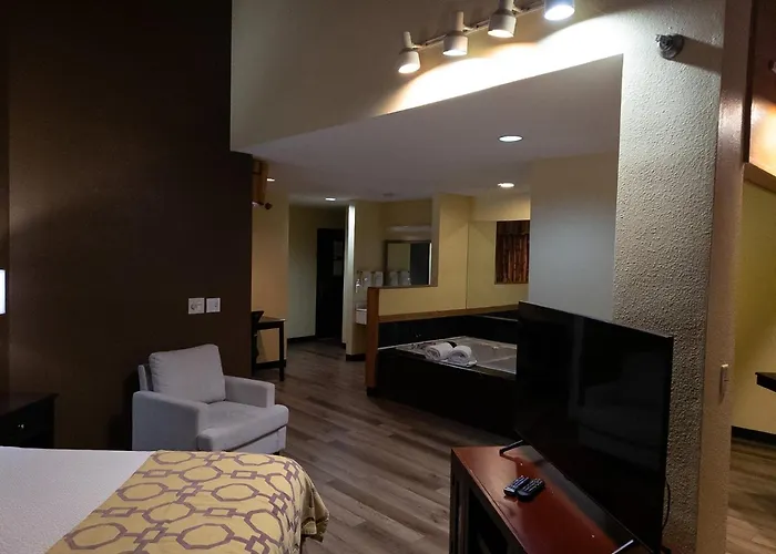 Baymont By Wyndham Battle Creek Downtown
