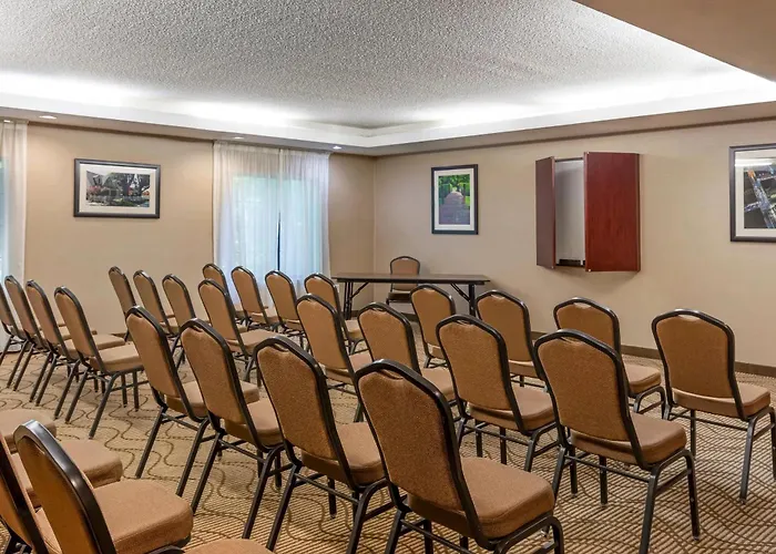 Comfort Suites Regency Park