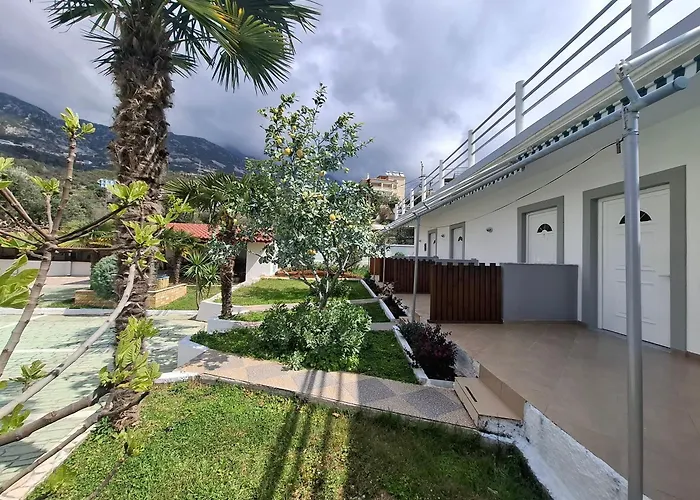 Yard Paradise Rooms
