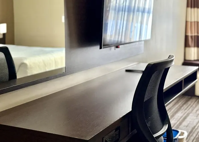 Microtel Inn & Suites By Wyndham Whitecourt