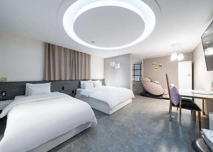 Knox Hotel