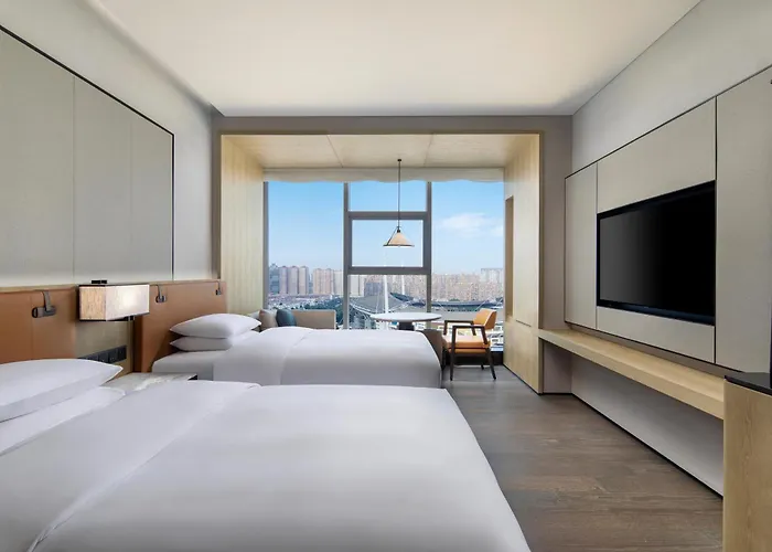 Courtyard By Marriott Luoyang