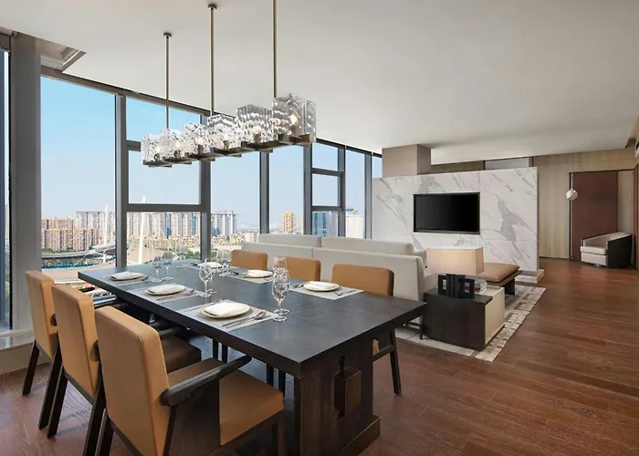 Courtyard By Marriott Luoyang