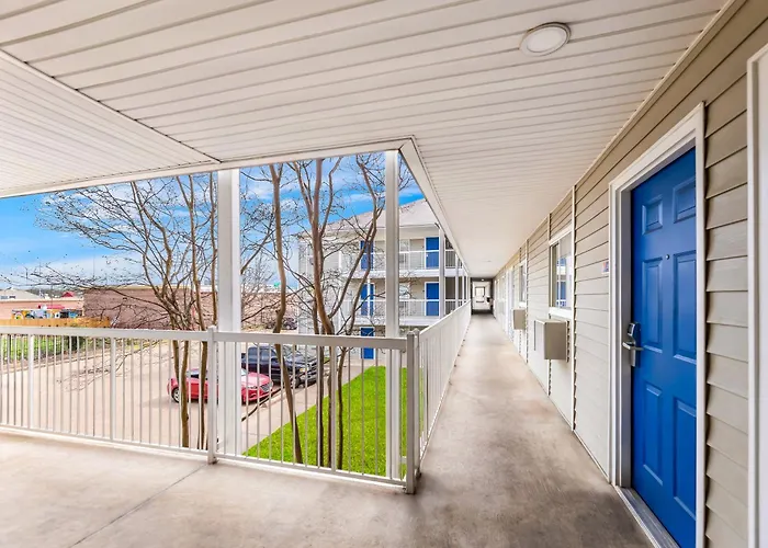 Birch Hill Suites Jackson