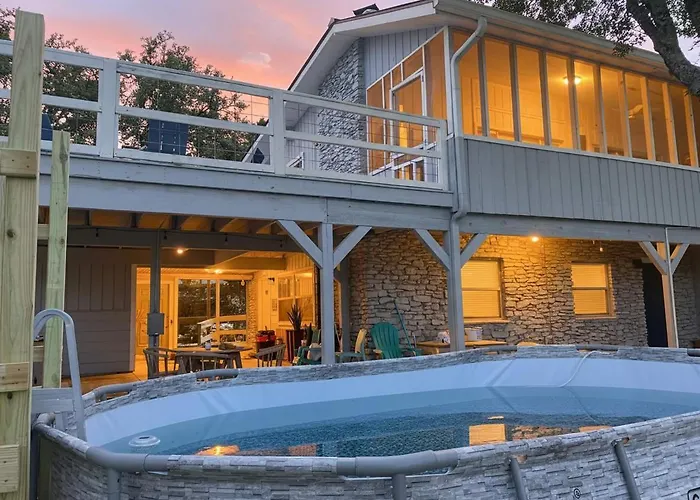 Tequila Sunrise Hot Tub Lake View Firepit Pool