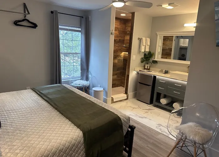Eagle'S Landing Lodge