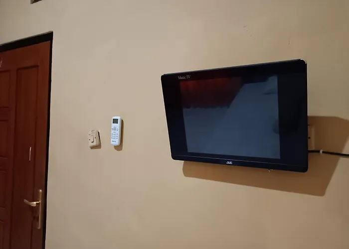 Oyo 93073 Penginapan 69