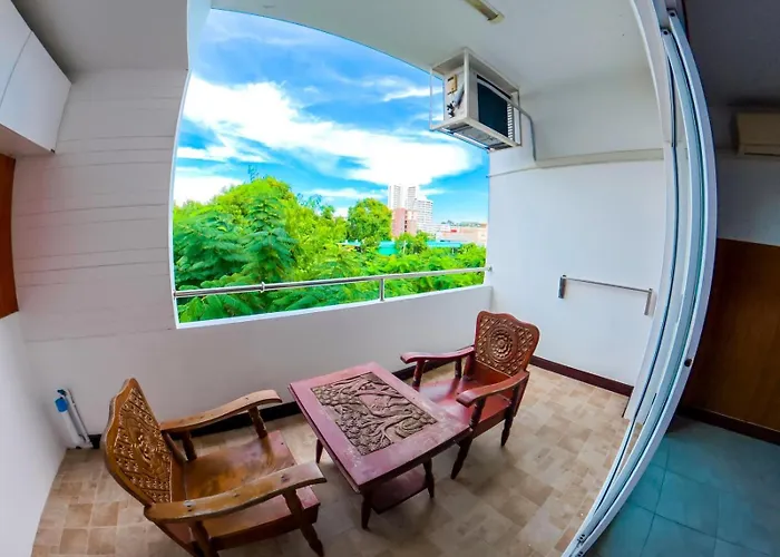 Luna Hut Resort