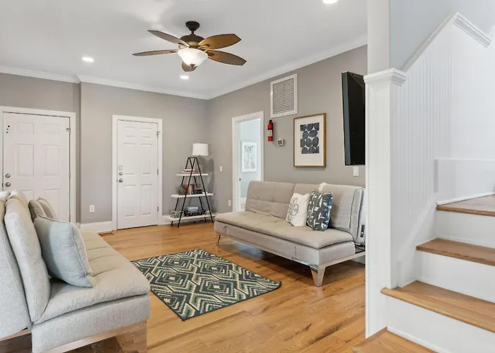 3800 Cameron Boulevard By Avantstay