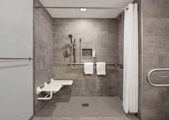 Home Inn & Suites
