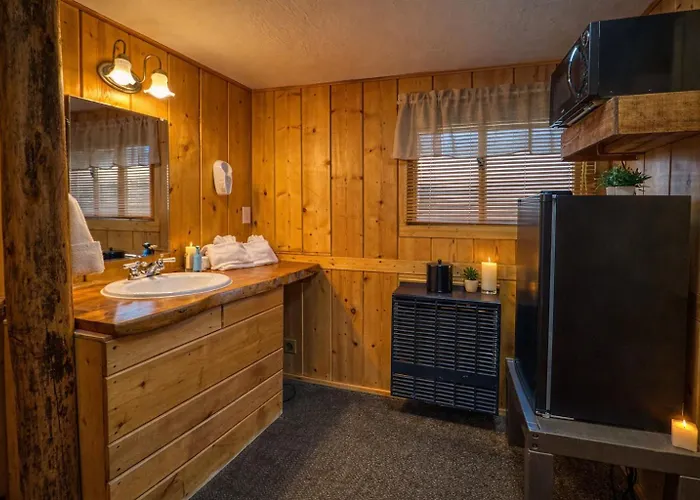 Chinook Winds Lodge