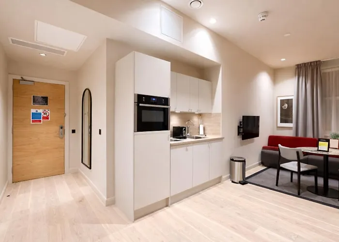 Vcity Suites At The Teacher