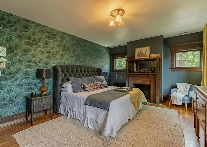 Akrons Werner House Historic 4 Bedroom Luxury