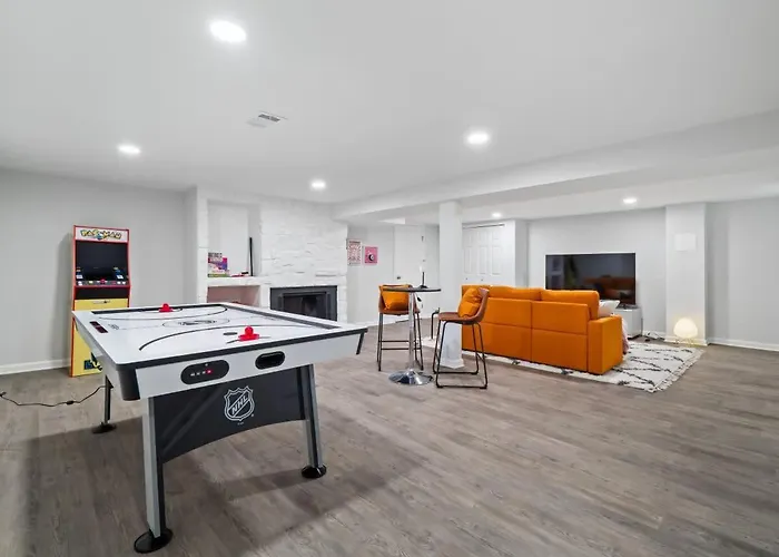 Spacious And Luxury Designed Ranch With Game Room