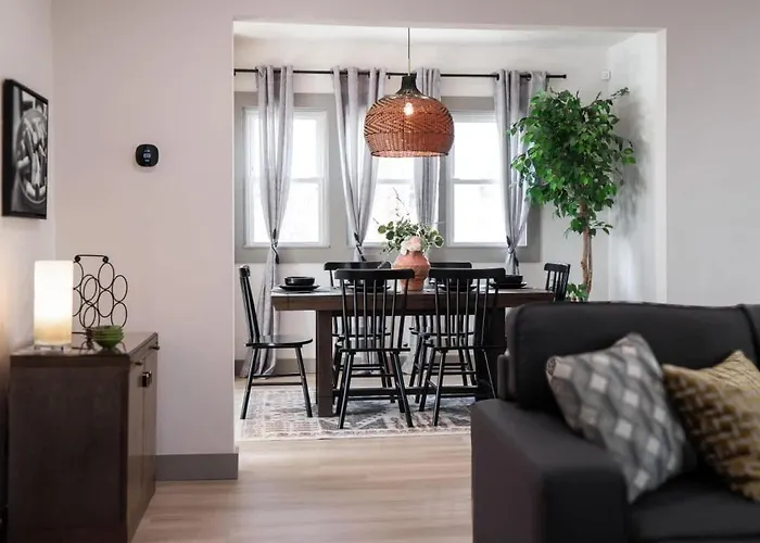 Gorgeous Remodel Game Room Sleeps 8