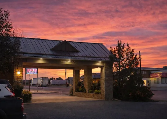 Sundowner Inn Forsyth I 94