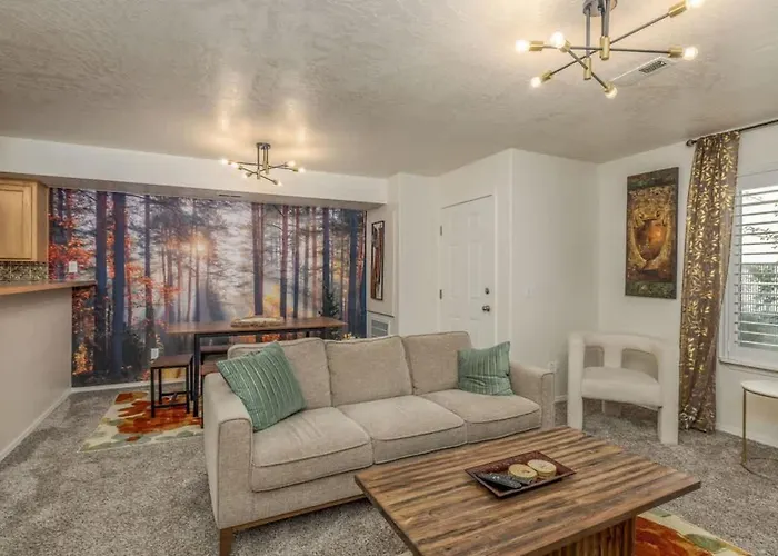 The Corbin Park Cozy Corner- Post Falls Modern Townhome