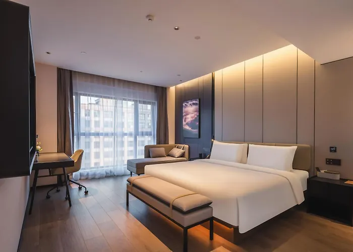 Atour Hotel Xingfu Gate Weihai City