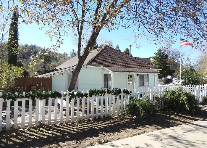 Miners Choice 3 Bedroom On Main St Bonus Rooms Sleeps Up To 9 Tv Wifi Piano