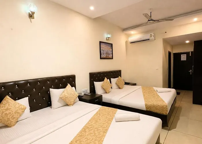 Jbs Comfort Residency Zirakpur Chandigarh # Couple Friendly # Parking # Lift #Travelers Choice