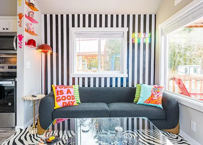 Rainforest Tiny Home Retreat #17 Abstract Modern