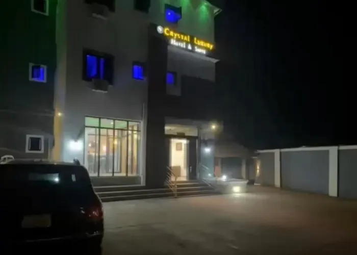 Crystaluxuryhotelandsuite