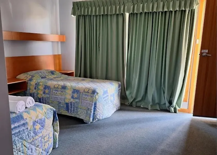 Kingston Ocean View Motel