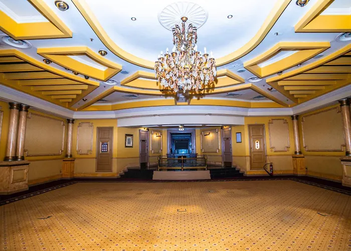 Carousel Hotel