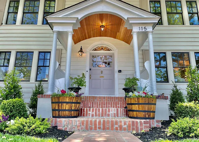 Buttonwood Hotel 1 - Boutique Accommodations