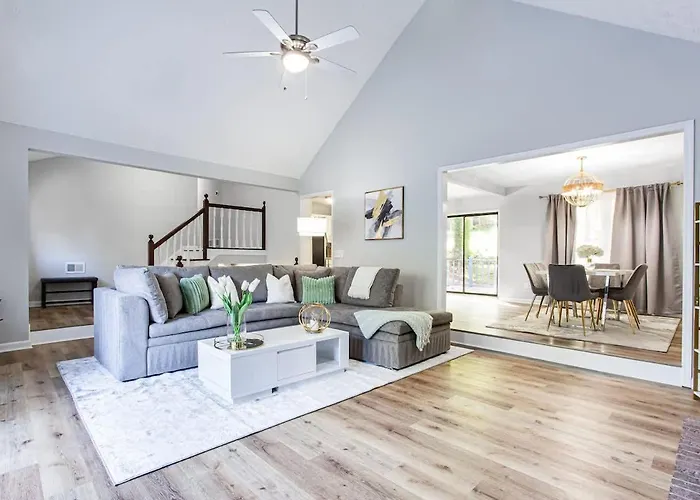 Marietta'S Little Hideaway With Cinema & Game Room