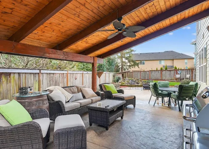 Cozy Keizer Escape -Firepit, Bbq & Near Portland Home