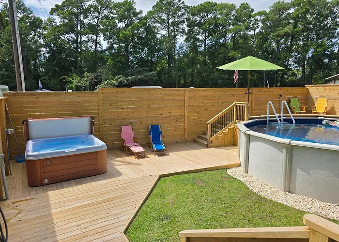Paradise With A Hottub & Pool, 3 Miles To Beach