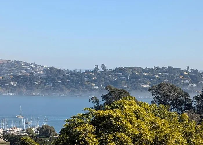 July Retreat In Sausalito With Water Views And Ac