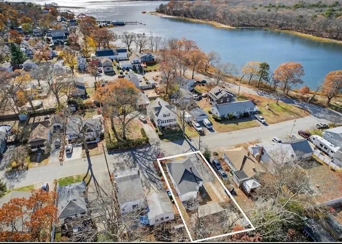 Coastal Gem - Charming 3Br Home, Steps To Beach!