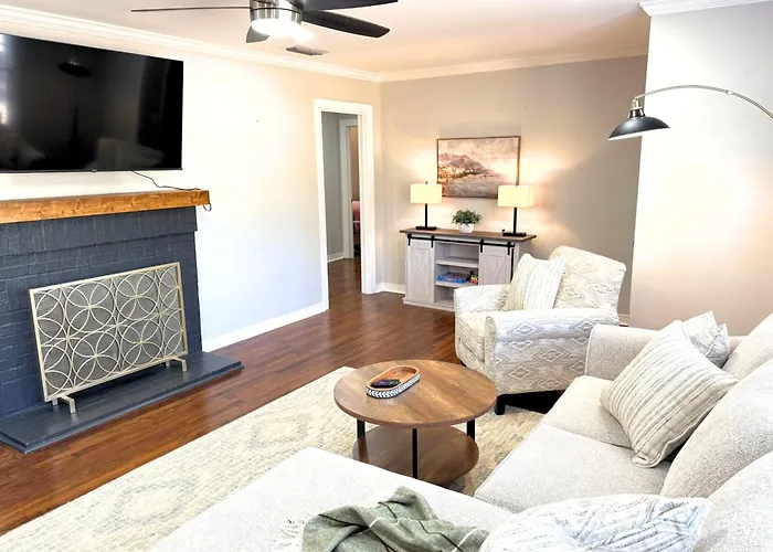 Bainbridge 4Br2Ba Family Retreat Home
