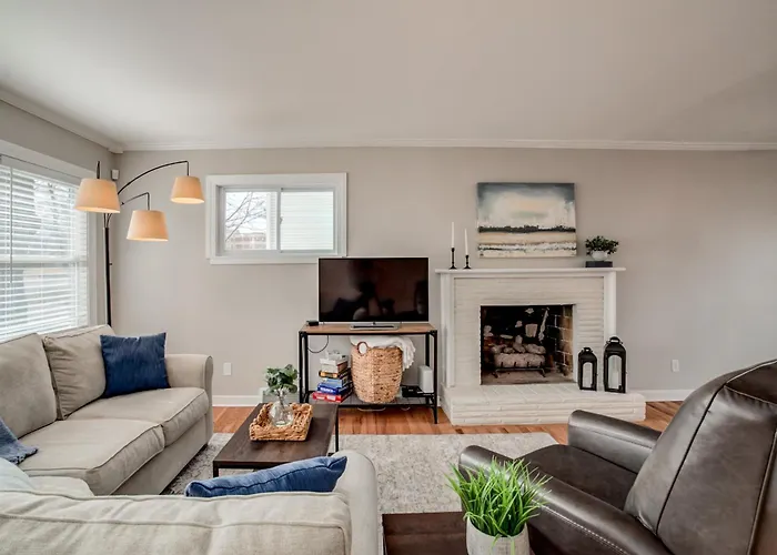 Family Friendly, Youth Sports Tournaments, World Cup-Ready, Lenexa, 3Br Near Kc