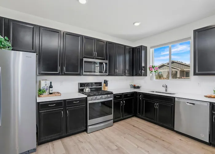 Pelican Landing Modern 3Bd In Lakes At Centerra