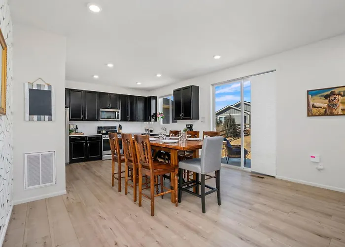 Pelican Landing Modern 3Bd In Lakes At Centerra