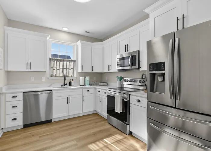 3Br 2'5 Ba King Suite Fenced Yard Parking
