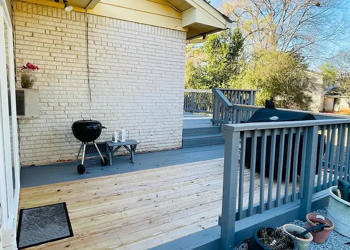 Decatur Garden Retreat With Lots Of Outdoor Space